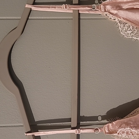 SHEIN Silk cami with scalloped lace Size"2x" - Picture 8 of 8